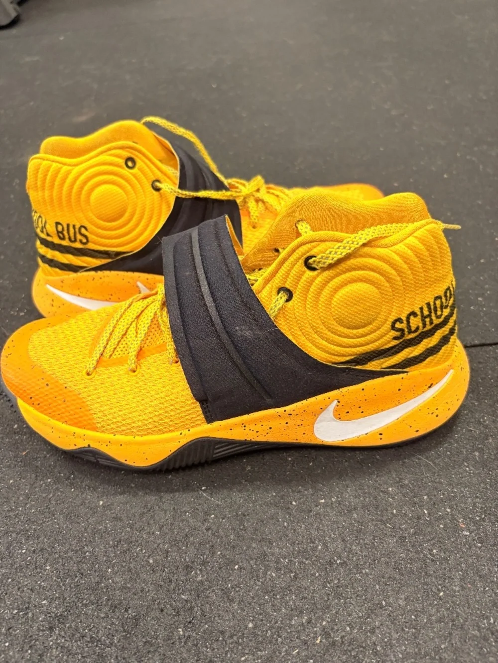 Nike Kyrie 2 School Bus PROMO SAMPLE Men’s Size 9 Unreleased RARE BVTN